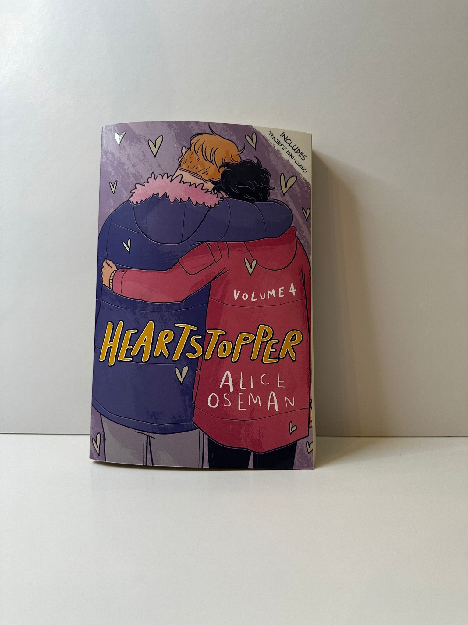 USED: Heartstopper Vol. 4