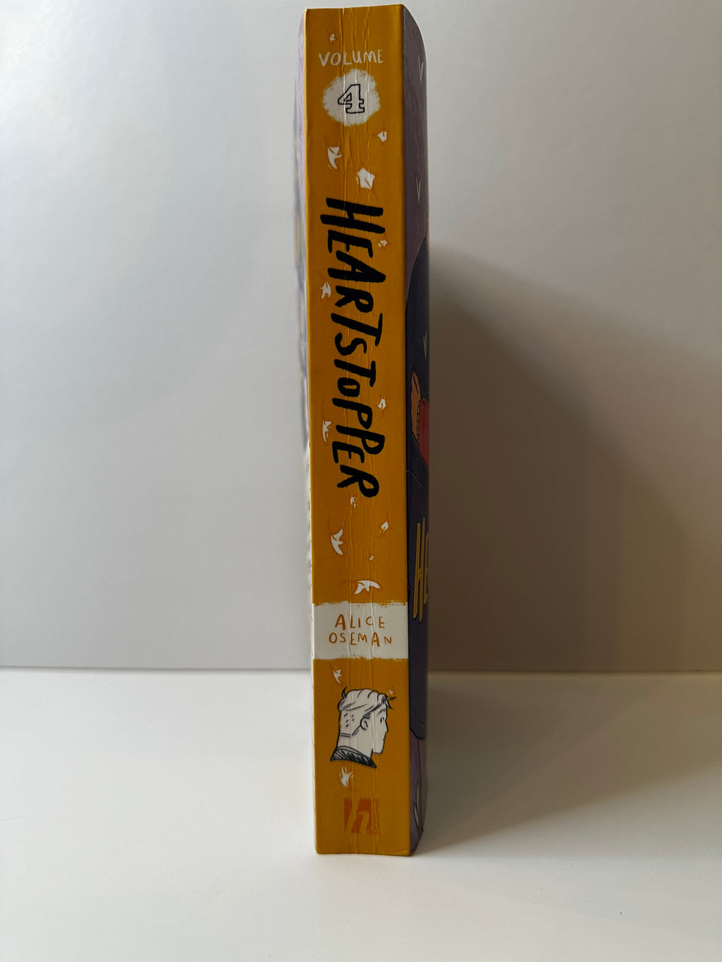 USED: Heartstopper Vol. 4