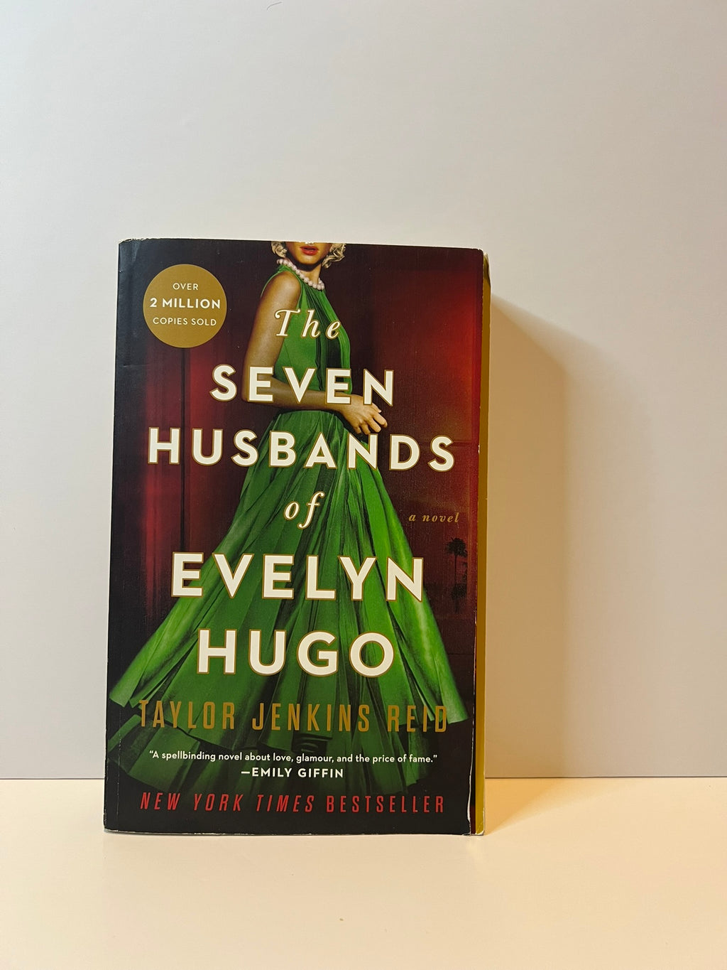 USED: The Seven Husbands of Evelyn Hugo