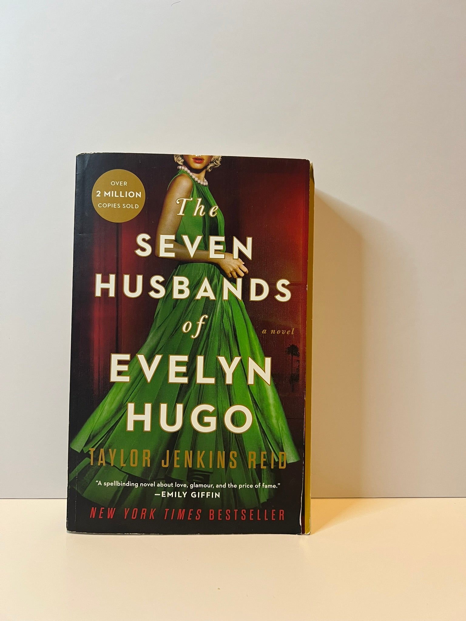 USED: The Seven Husbands of Evelyn Hugo