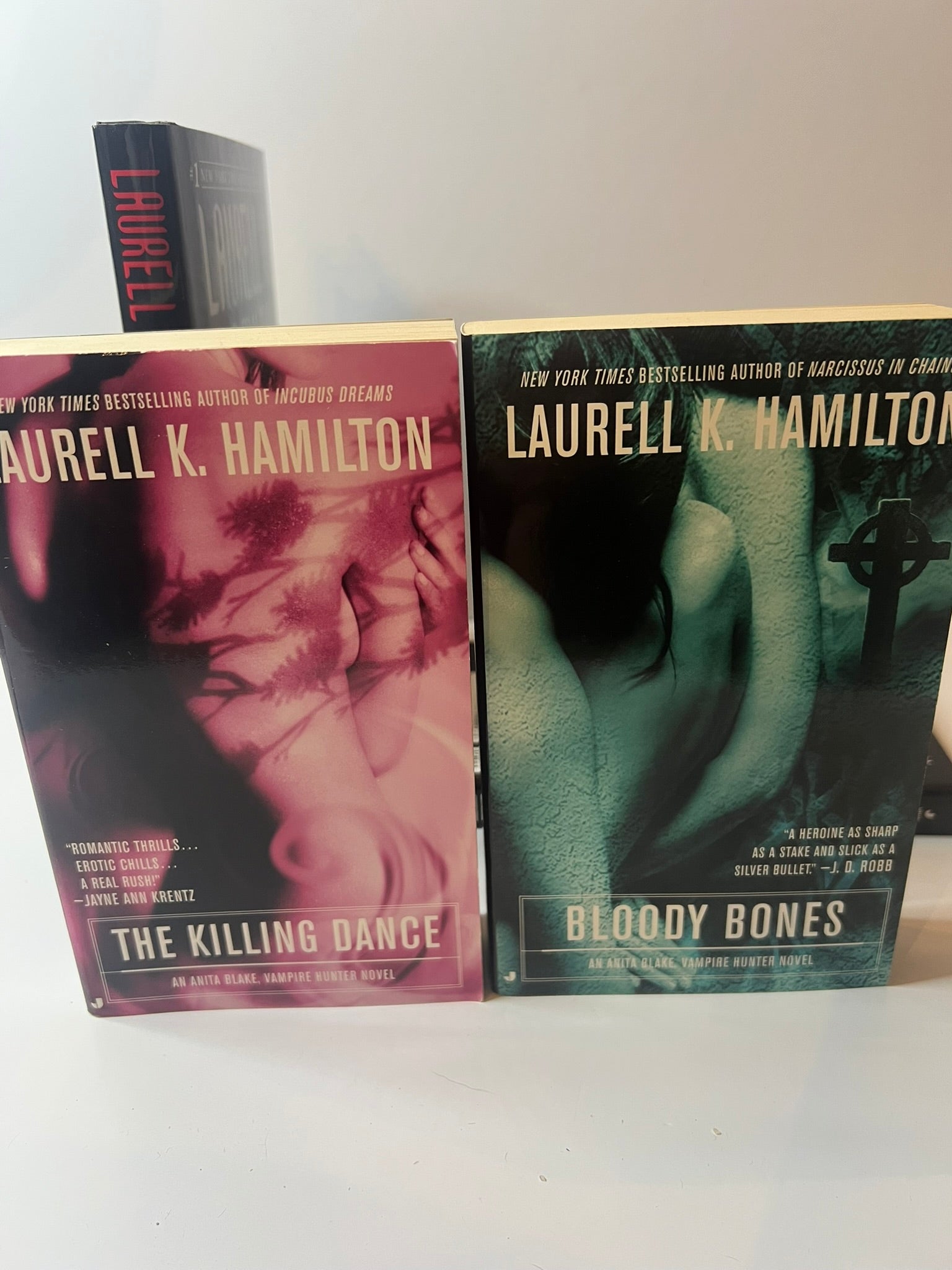 USED: Anita Blake, Vampire Hunter Series: Books 1-7